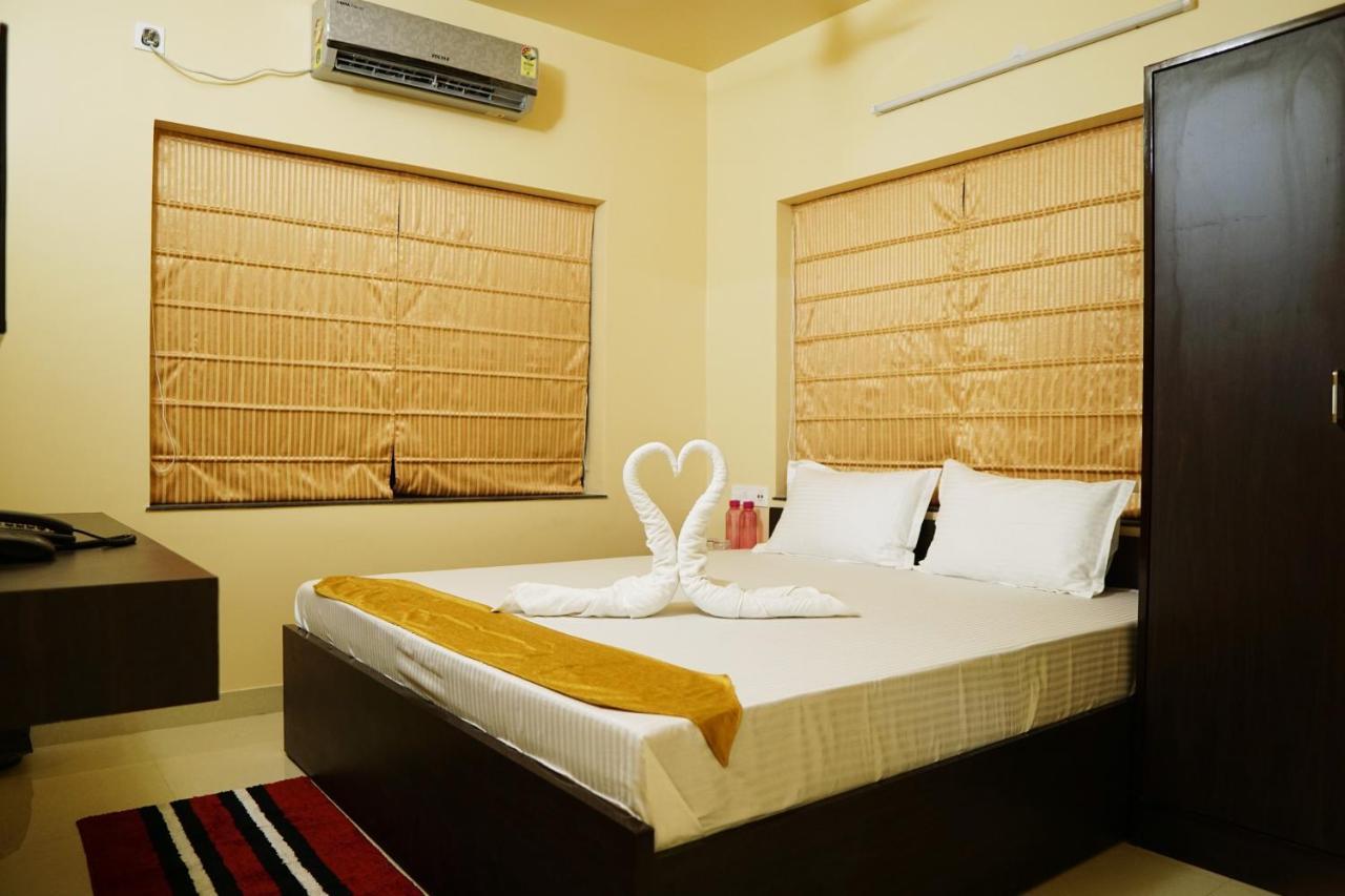 Rama Golden Root New Town Hotel Колката Екстериор снимка
